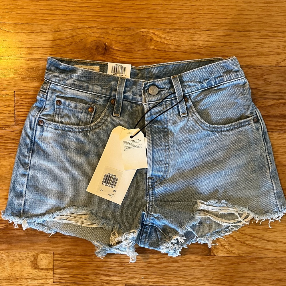 NWT Light Wash Levi’s 501 Premium Jean Shorts